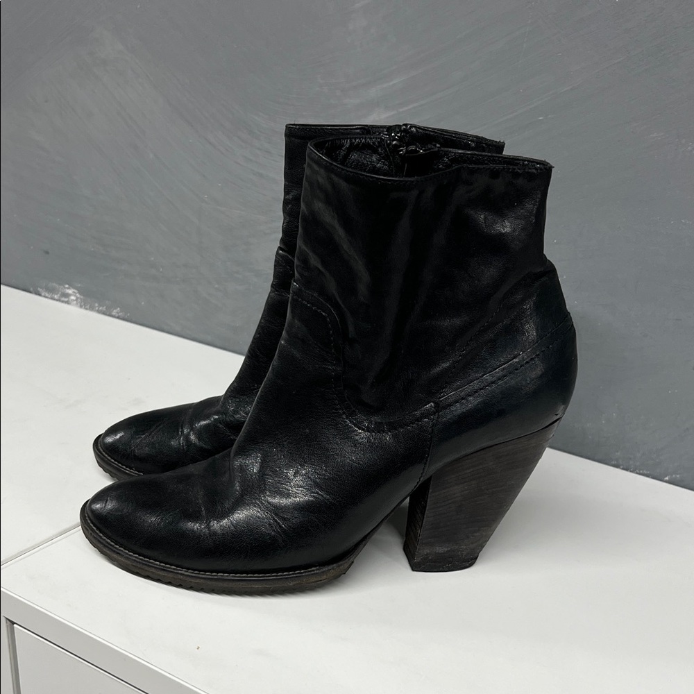 Vic Matie Black Leather Ankle Boots